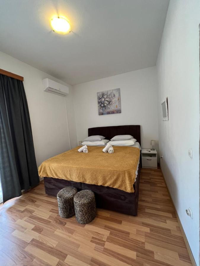 Apartments And Pansion M&R توراني المظهر الخارجي الصورة
