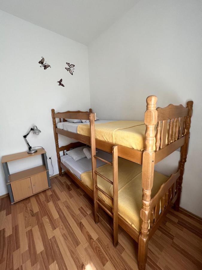 Apartments And Pansion M&R توراني المظهر الخارجي الصورة