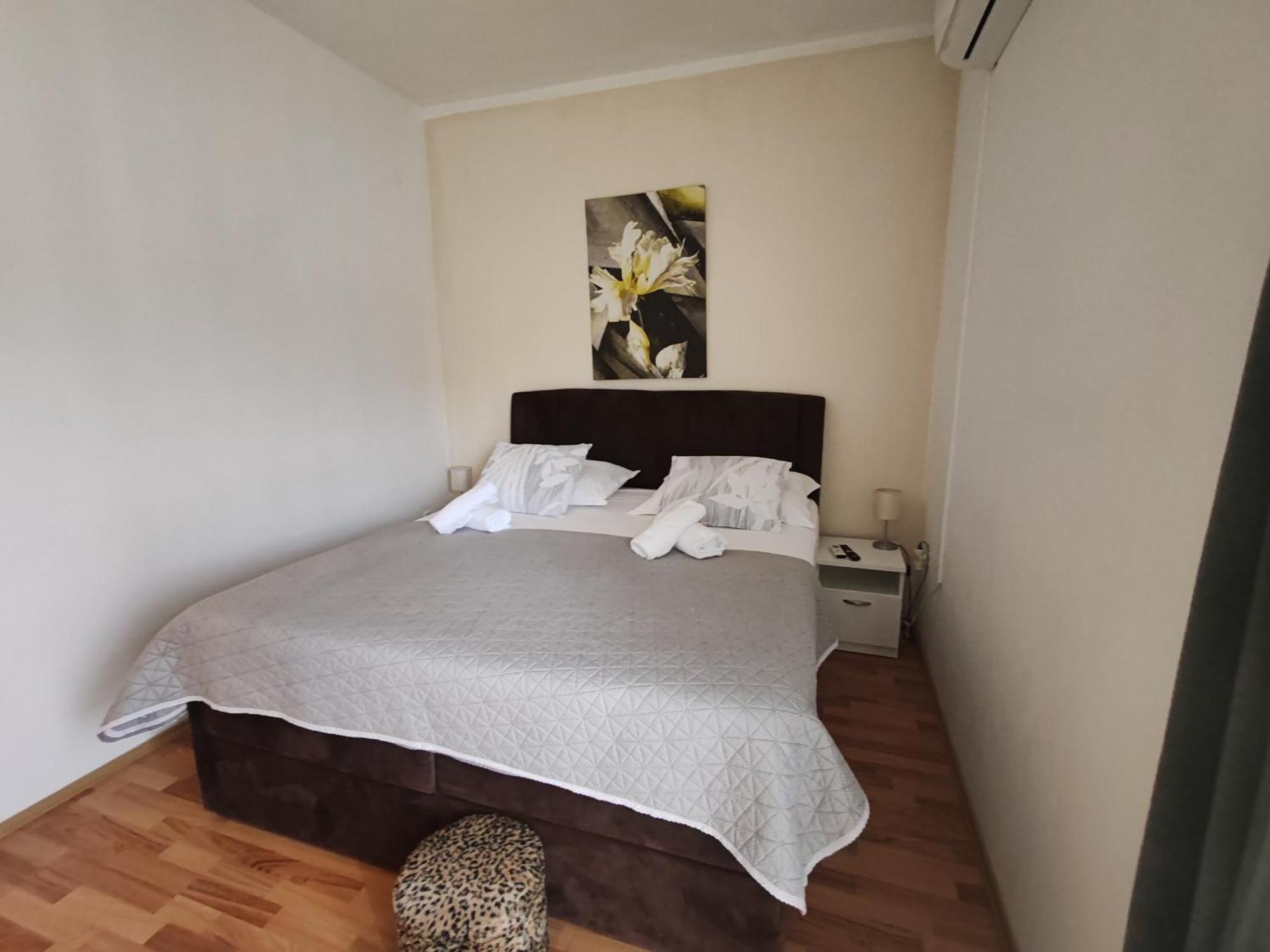 Apartments And Pansion M&R توراني المظهر الخارجي الصورة