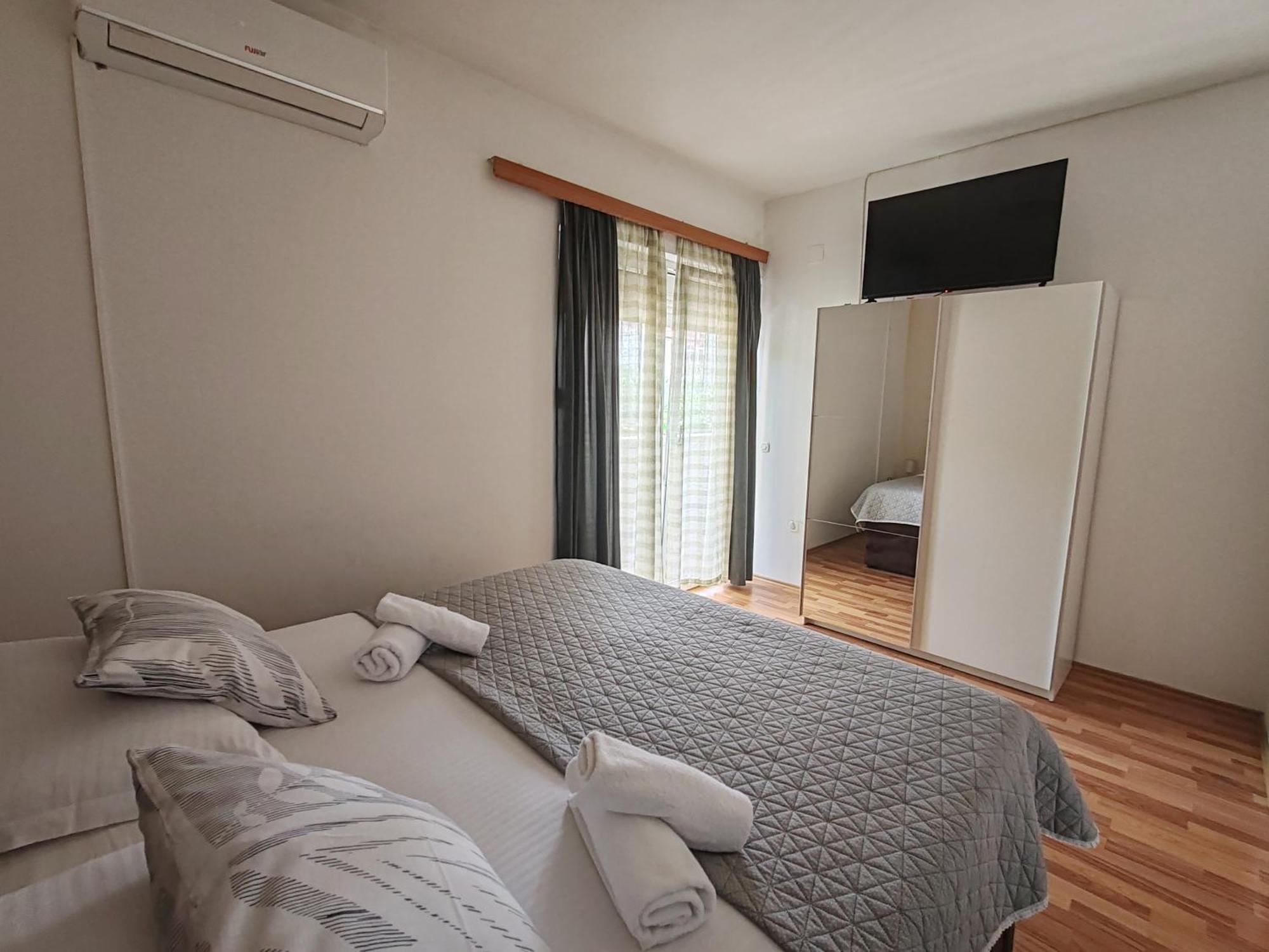 Apartments And Pansion M&R توراني المظهر الخارجي الصورة